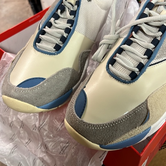 NIB Clearweather Aries Earth Grey Shoes - Picture 5 of 9